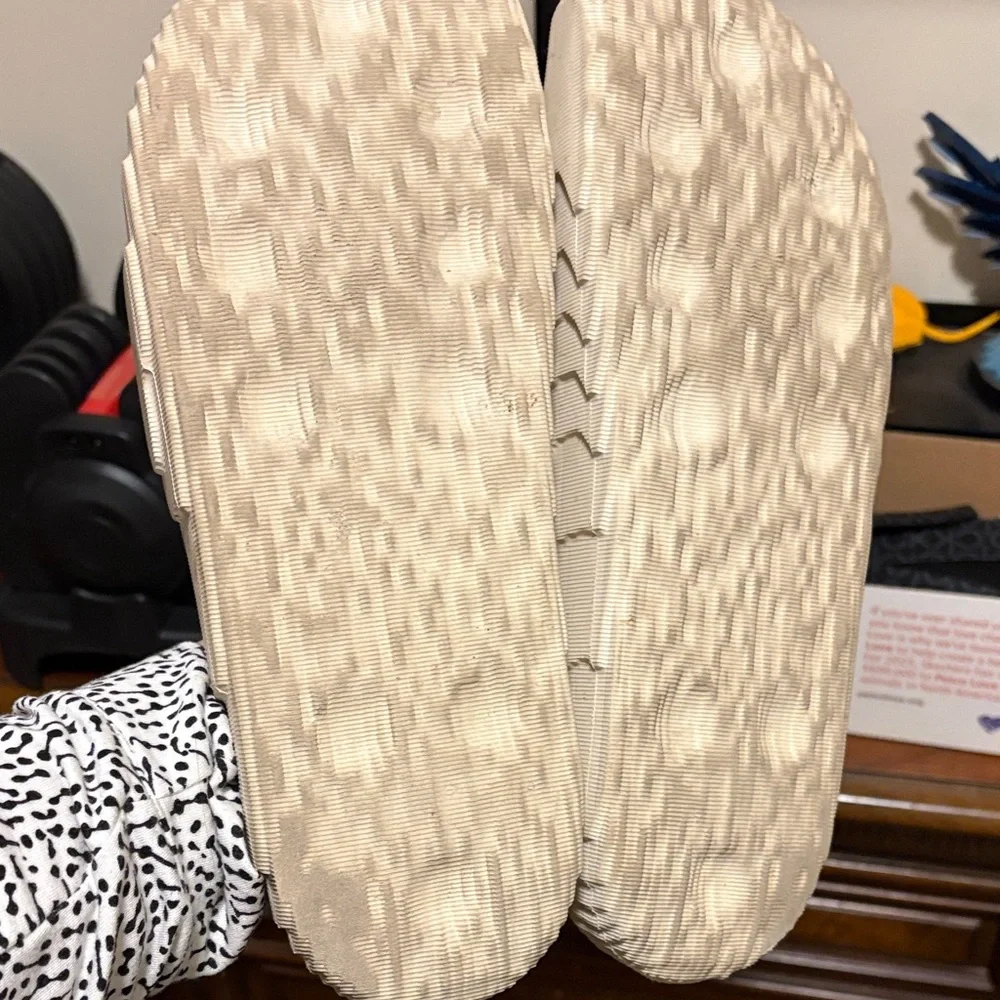 adidas Off-White Ribbed Slide Sandals - Picture 3 of 5